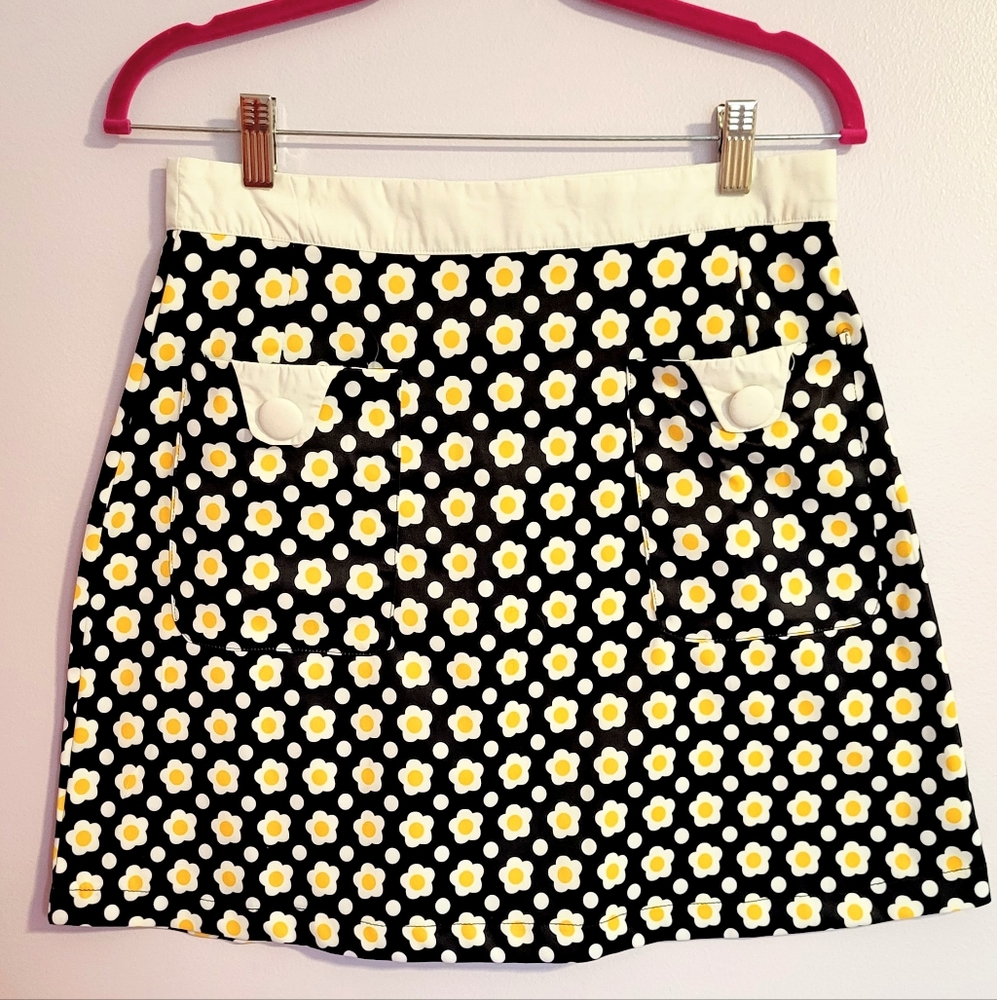Smak Parlour Unique Vintage Black Daisy Print Mod Skirt - M/6-8